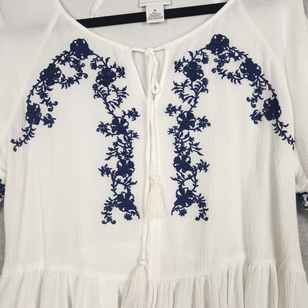 Liz Claiborne Blouse Womens Medium White Blue Embroidered Peasant Boho Top Rayon - Picture 3 of 11